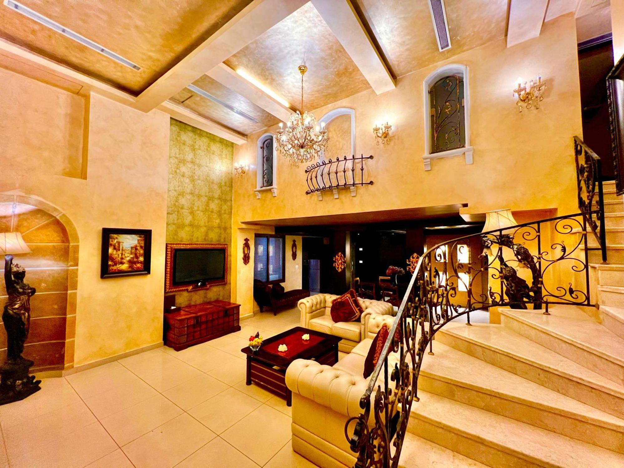 Queens Suite Hotel Beiroet Buitenkant foto