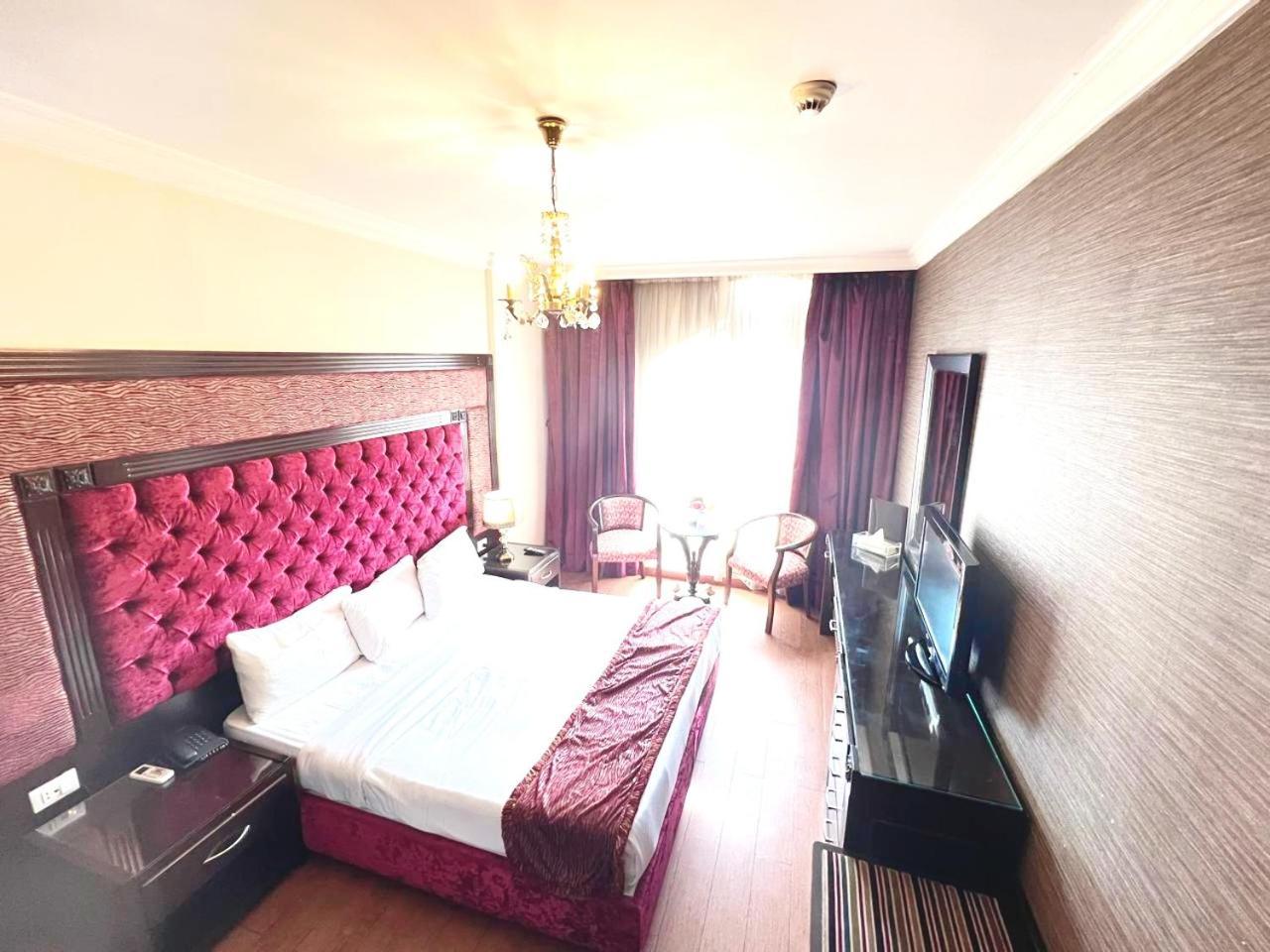 Queens Suite Hotel Beiroet Buitenkant foto