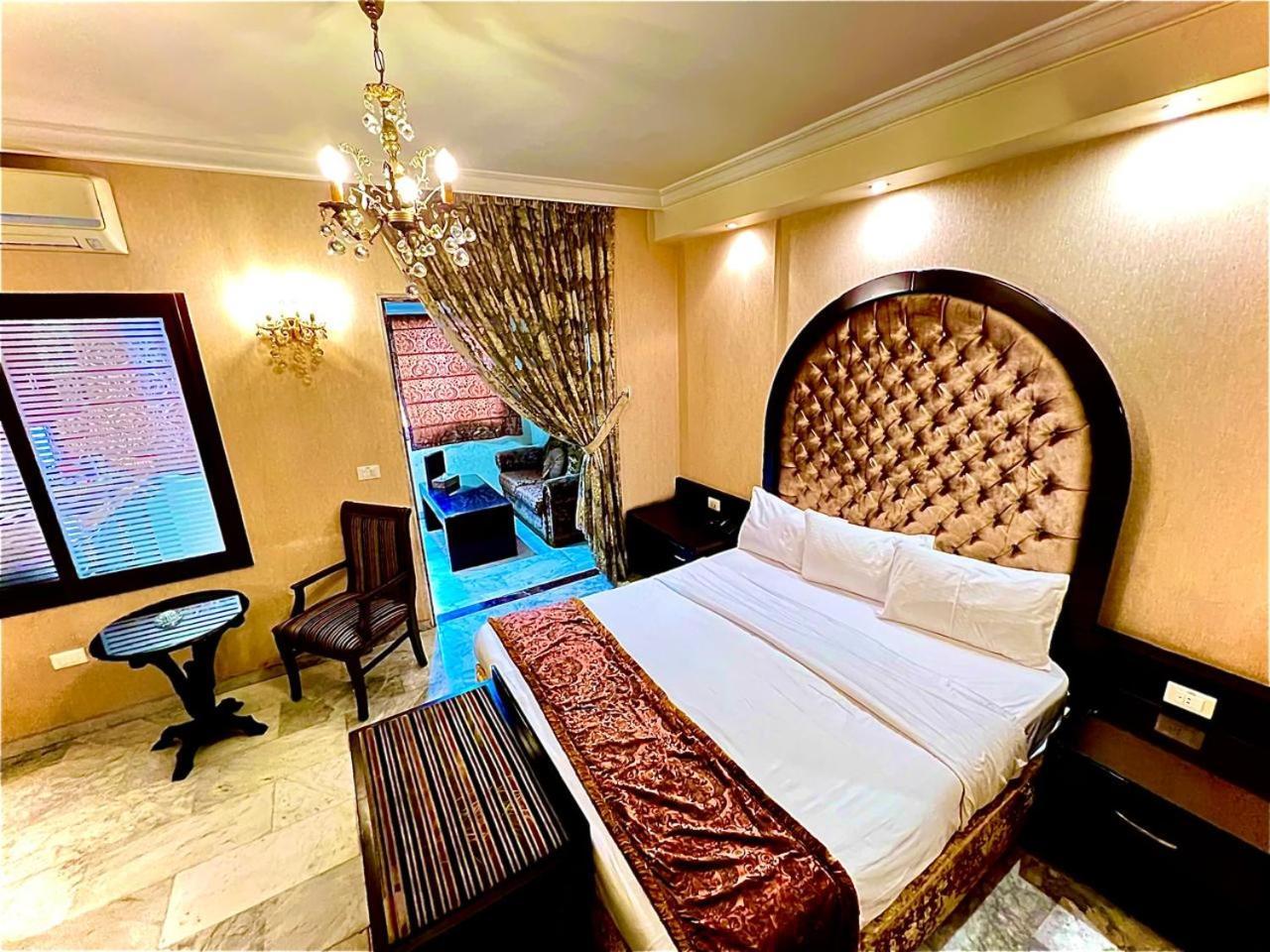 Queens Suite Hotel Beiroet Buitenkant foto
