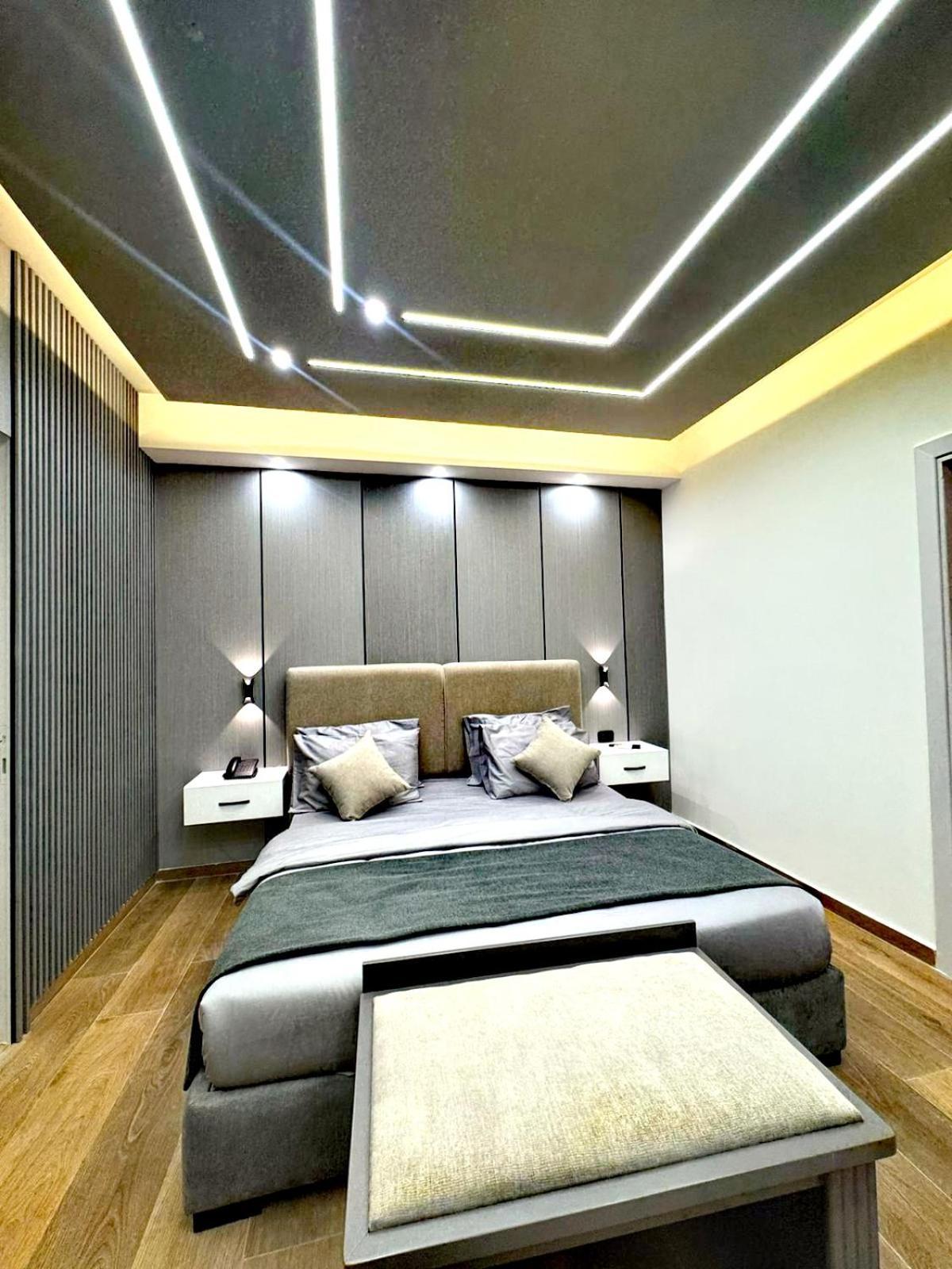 Queens Suite Hotel Beiroet Buitenkant foto