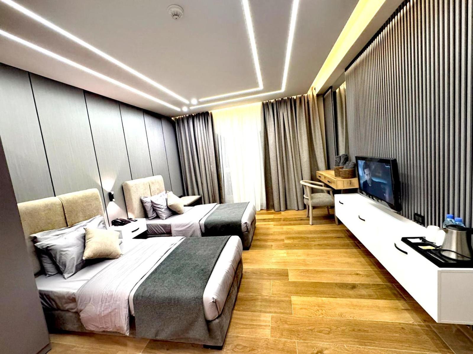 Queens Suite Hotel Beiroet Buitenkant foto