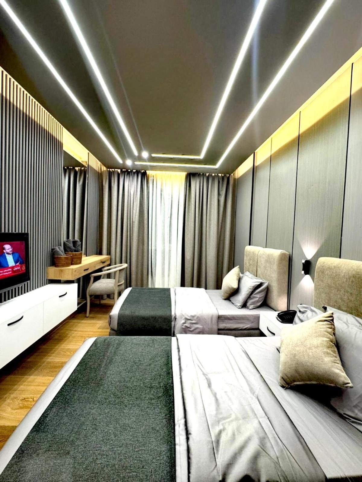 Queens Suite Hotel Beiroet Buitenkant foto