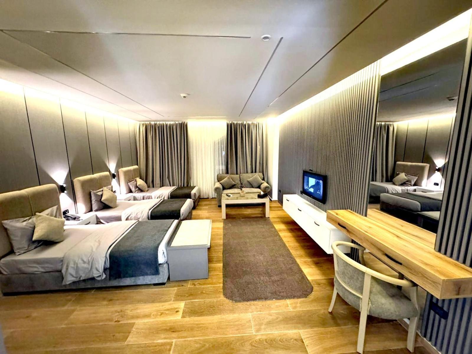 Queens Suite Hotel Beiroet Buitenkant foto