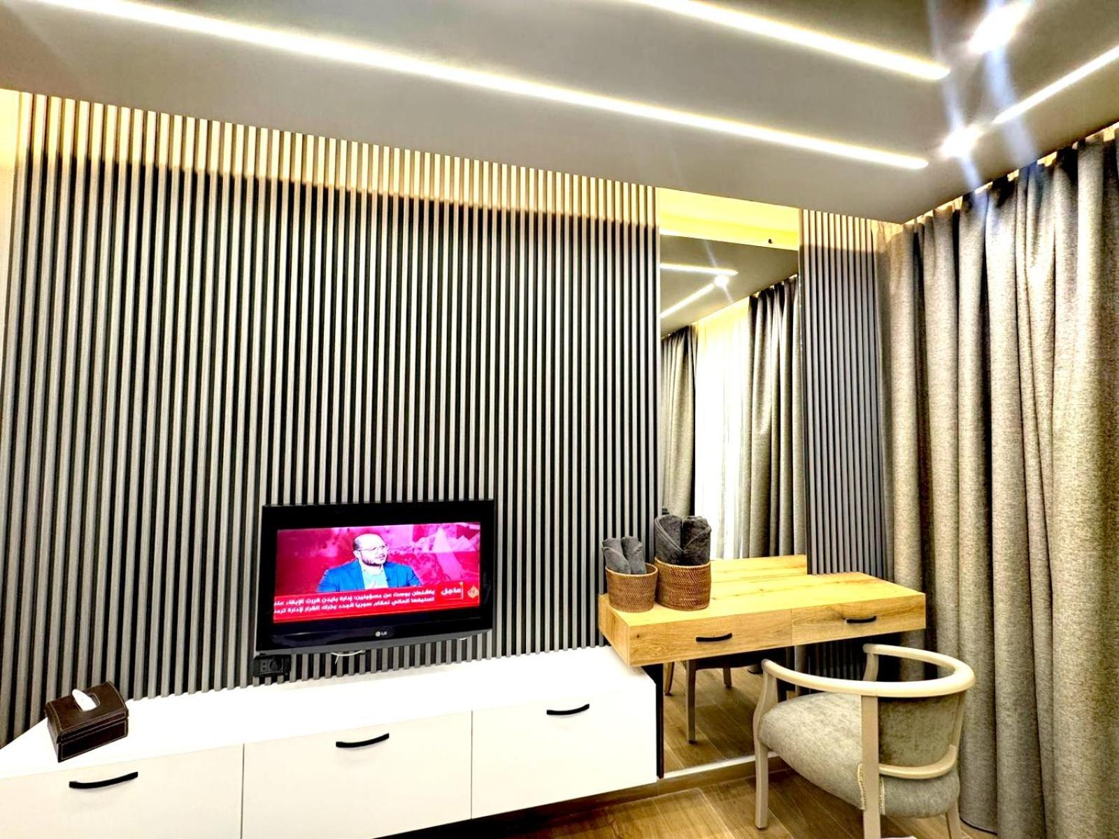 Queens Suite Hotel Beiroet Buitenkant foto