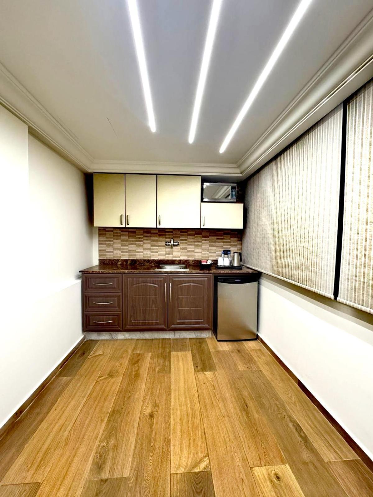 Queens Suite Hotel Beiroet Buitenkant foto