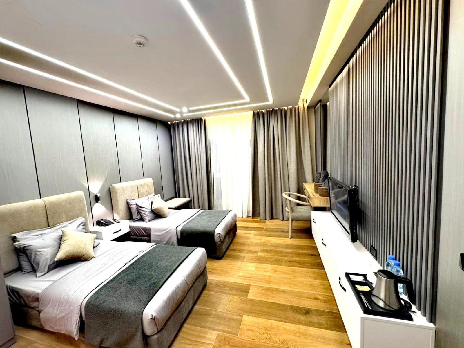 Queens Suite Hotel Beiroet Buitenkant foto