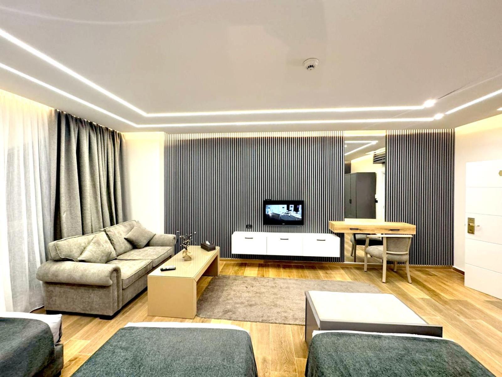 Queens Suite Hotel Beiroet Buitenkant foto