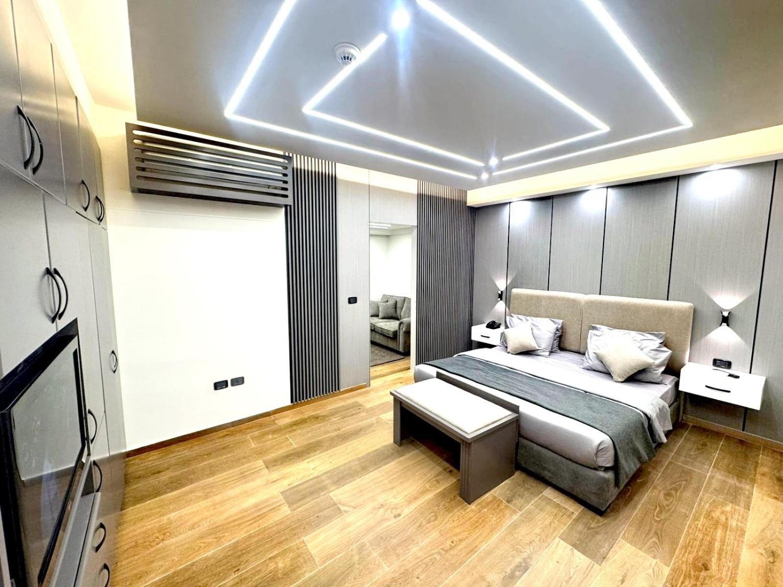 Queens Suite Hotel Beiroet Buitenkant foto