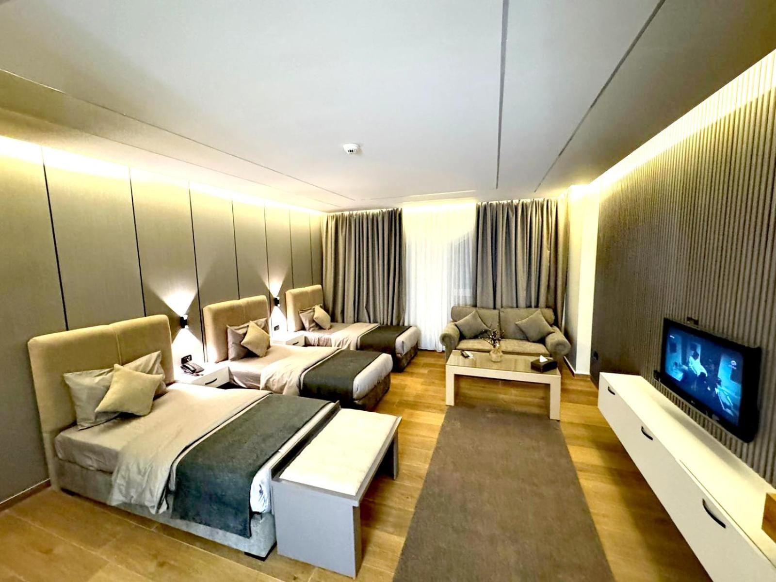 Queens Suite Hotel Beiroet Buitenkant foto