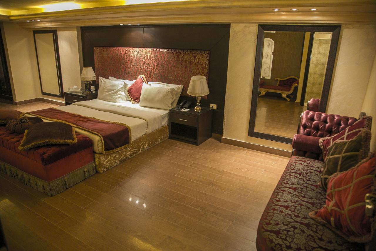 Queens Suite Hotel Beiroet Buitenkant foto